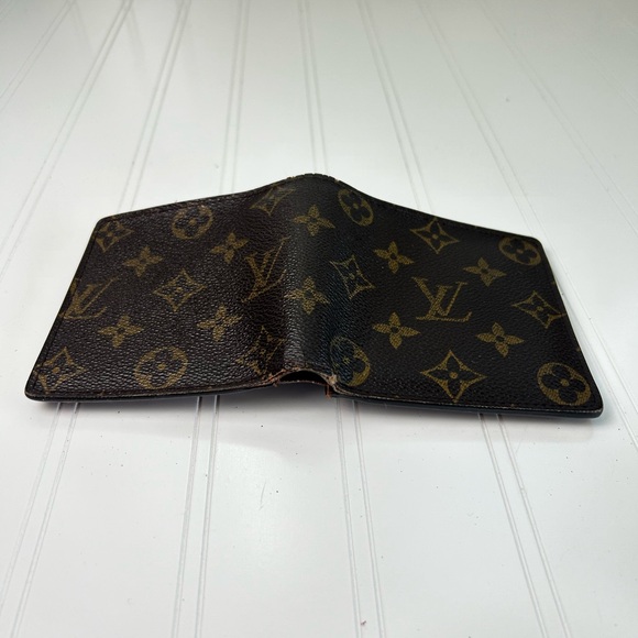Louis Vuitton Multiple Pocket Wallet - Picture 11 of 13